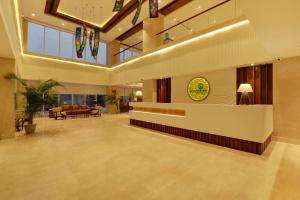 Lemon Tree Hotel, Jhansi的休息区