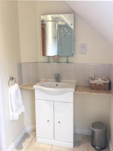 A bathroom at Glen Nevis Holidays 