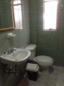 Un baño de Hotel La Loma