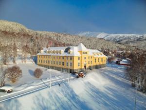 Solhov, Castle of the Lyngen Alps talvella