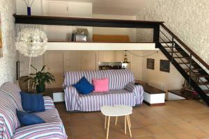 Posedenie v ubytovaní ROQUES - Casa en primera línea de mar en CADAQUÉS