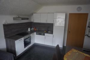 Kuchyň nebo kuchyňský kout v ubytování Haus Barbara Stangl 2