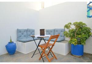 A seating area at Tsakonas Plakes Studios