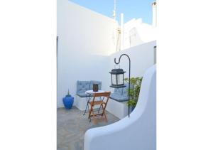 A balcony or terrace at Tsakonas Plakes Studios