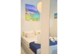 A bathroom at Tsakonas Plakes Studios