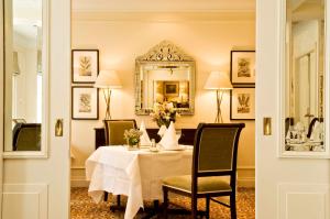 Gambar di galeri bagi The Keadeen Hotel di Newbridge