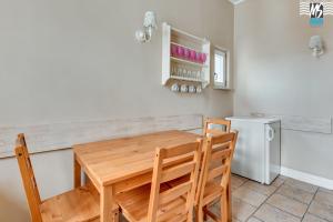 Kuchyňa alebo kuchynka v ubytovaní MS Apartments SopotForSix + 10 fotografií
