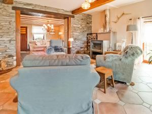 Posezení v ubytování Holiday Home in Ardennes with Terrace