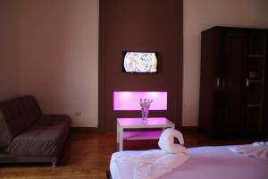 TV/trung tâm giải trí tại Kmt Hostel