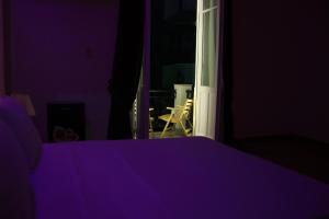 Giường trong phòng chung tại Kmt Hostel