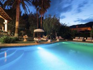 The swimming pool at or close to Rustic House in Mancor with Pool