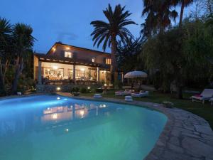 The swimming pool at or close to Rustic House in Mancor with Pool