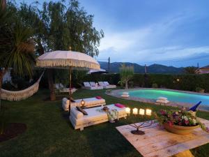 The swimming pool at or close to Rustic House in Mancor with Pool