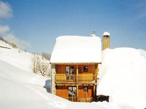 Imagen de la galería de Chalet in La Léchère near Ski Lift, en Celliers