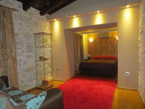 Posteľ alebo postele v izbe v ubytovaní Villa in Giannoudi with Pool and Beach Nearby