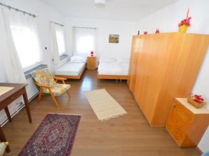 Ein Bett oder Betten in einem Zimmer der Unterkunft Holiday Home in Jiretín near Ski Lift