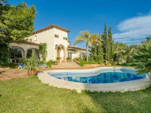 Basen w obiekcie Villa in L'Albir with Pool and Near Golf lub w pobliżu