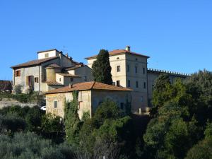 The building in which the holiday home is located