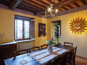 Kép Tuscan Farmhouse in Castiglione di Garfagnana with Garden szállásáról Castiglione di Garfagnanában a galériában