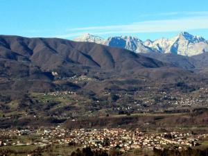 A general mountain view or a mountain view taken from the holiday home