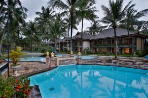 Piscina di Jayakarta Hotel Lombok o nelle vicinanze