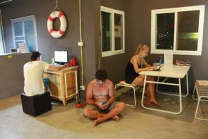 Gestir sem dvelja á Monkey Samui Hostel
