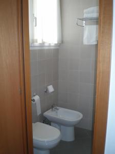 A bathroom at Hotel Silva Frontemare