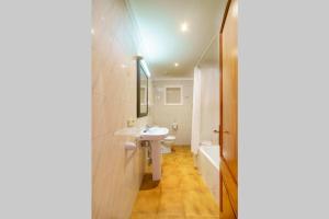 Ein Badezimmer in der Unterkunft Villa Luis Vives By SunVillas Mallorca