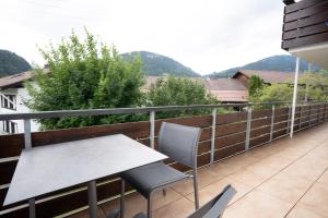 Nespecifikovaný výhled na hory nebo výhled na hory při pohledu z apartmánu + 4 fotografie