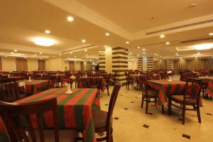 Restaurace v ubytování Abraj Al Tayseer Tuwa Hotel
