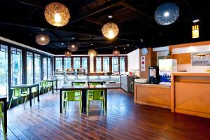 苗栗泰安 虎山溫泉會館餐廳或用餐的地方