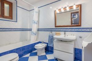 Koupelna v ubytování Sa Volta de Ca N'Oliver + 24 fotografií
