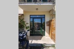 Parveke tai terassi majoituspaikassa Modern elegant apartment next to Mon Repo