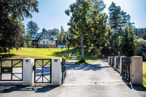 Vonkajšia záhrada v ubytovaní Vila Čapek