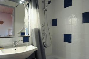Koupelna v ubytování Bel appartement 25m2 exposé plein sud + 16 fotografií