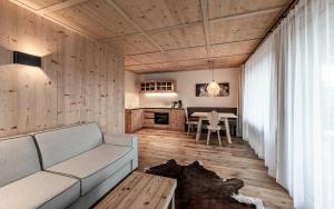 Kuchyň nebo kuchyňský kout v ubytování Presulis Hideaway Apartments & Restaurant