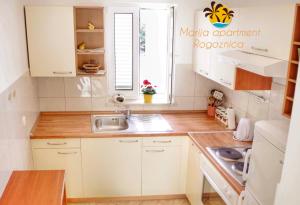 Fotografie z fotogalerie ubytování Apartman Marija Rogoznica v Rogoznici