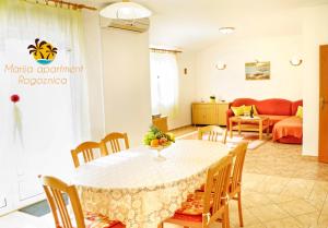 Fotografie z fotogalerie ubytování Apartman Marija Rogoznica v Rogoznici