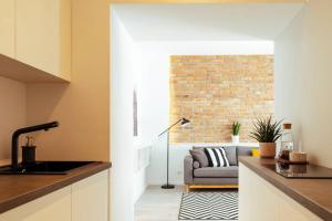 Virtuvė arba virtuvėlė apgyvendinimo įstaigoje Beautiful Apartment - Top Location + Netflix
