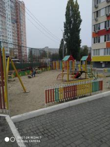 Ein Kinderspielbereich in der Unterkunft Солнечная