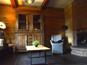 Afbeelding uit fotogalerij van Chic Holiday Home with Garden in Vaux-sur-Sûre +33 foto's