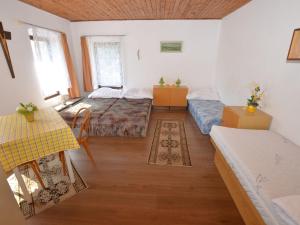 Ein Bett oder Betten in einem Zimmer der Unterkunft Holiday Home in Jiretín near Ski Lift