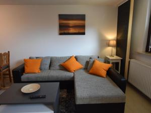 Photo de la galerie de l'établissement Gemütliche Ferienwohnung mit Garten in Robertsdorf, à Blowatz