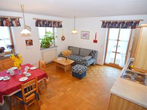 Gallery image of Spacious Apartment in Sch nsee with Sauna in Dietersdorf