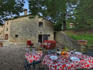 Gallery image of Cosy Cottage in Anghiari with Pool Garden in Misciano