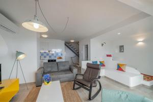 Posezení v ubytování OurMadeira - Villa do Mar IV, secluded