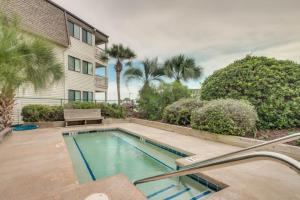 Gallery image of 2 BR Ocean Forest Villa Steps Away From Pristine Sandy Beaches in Myrtle Beach