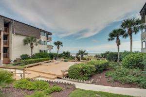 Gallery image of 2 BR Ocean Forest Villa Steps Away From Pristine Sandy Beaches in Myrtle Beach