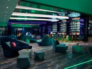 I Resort Beach Hotel & Spa的休息区