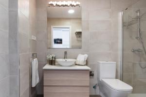 A bathroom at Juan de Padilla Boutique by Nagoa Homes